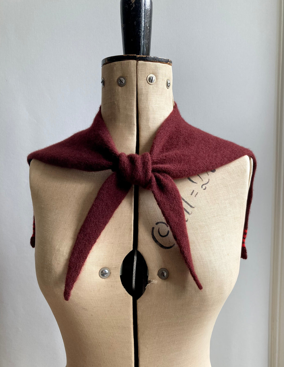 Conker: Lambswool Sailor Neckerchief Scarf - Betty