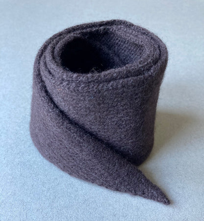 Black Coffee: Lambswool Ribbon Neckerchief Scarf - Lana